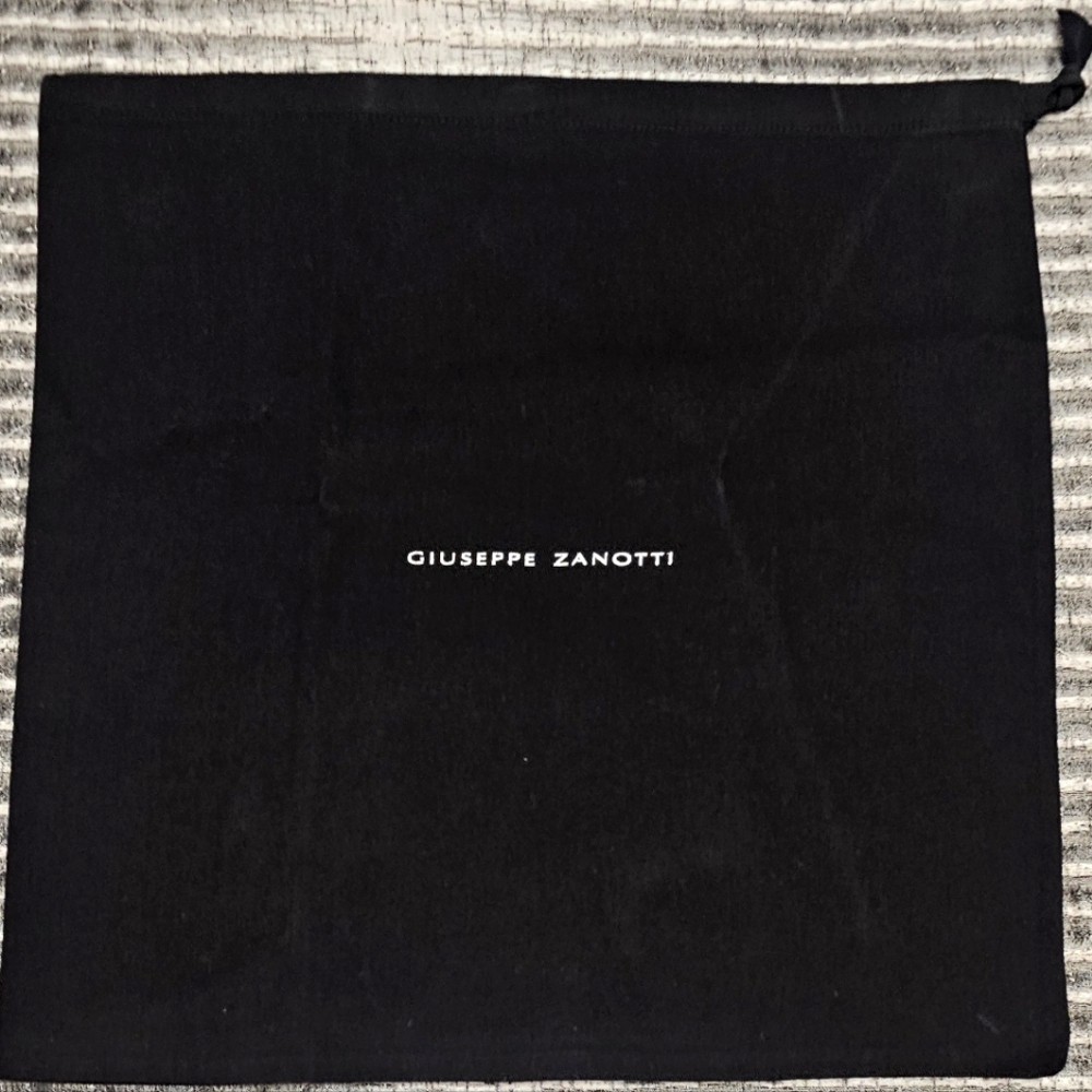 Giuseppe Zanotti dust bag (One-1) in Black (Size 16" x 16")
